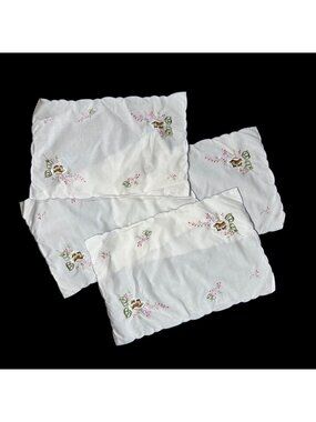 Vintage Embroidered Floral Fabric Placemats Set Of 4 Scalloped Edges Cream Green